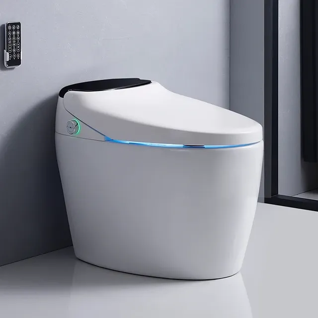 Ensemble de toilettes intelligentes modernes – vue 6
