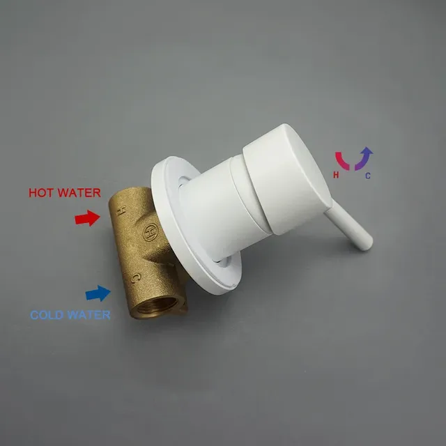 Ensemble de douche blanche dissimulée – vue 4