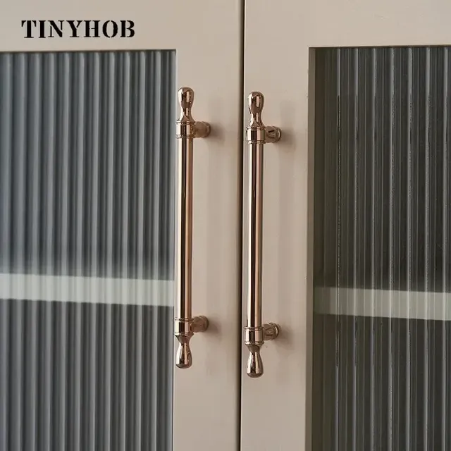 Poignées et boutons de porte d'armoire en or Rose – vue 3