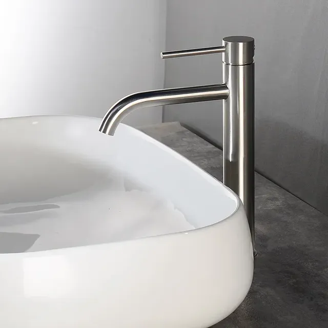 Robinet de lavabo de salle de bains en or brossé – vue 6