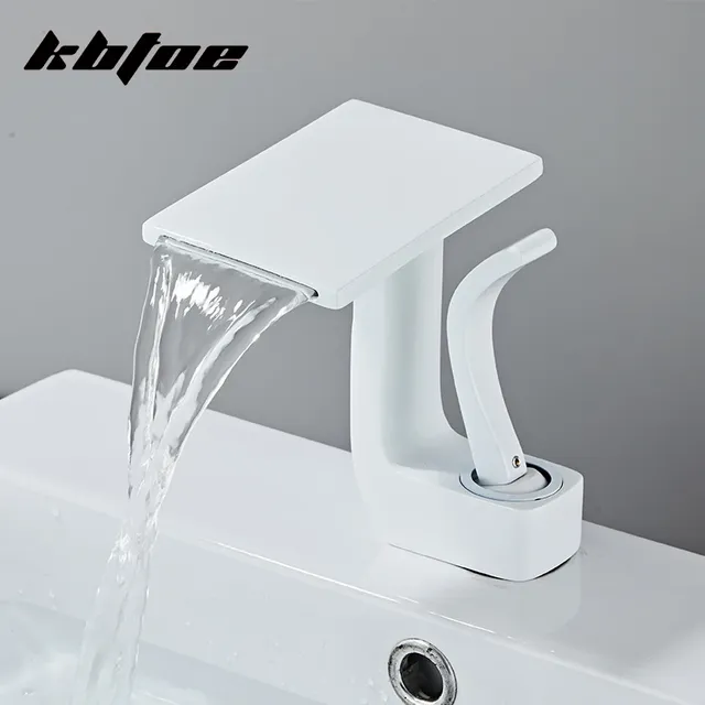 Robinet de salle de bains cascade carré moderne – vue 5