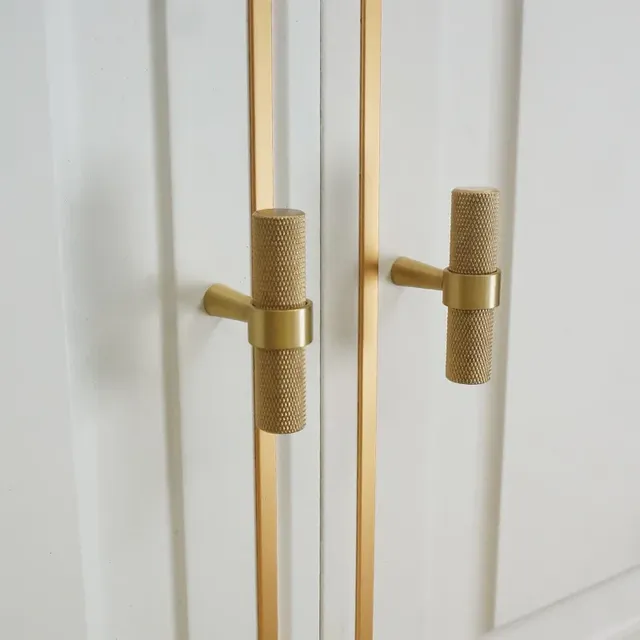 Poignée de porte d'armoire de cuisine en laiton massif – vue 5
