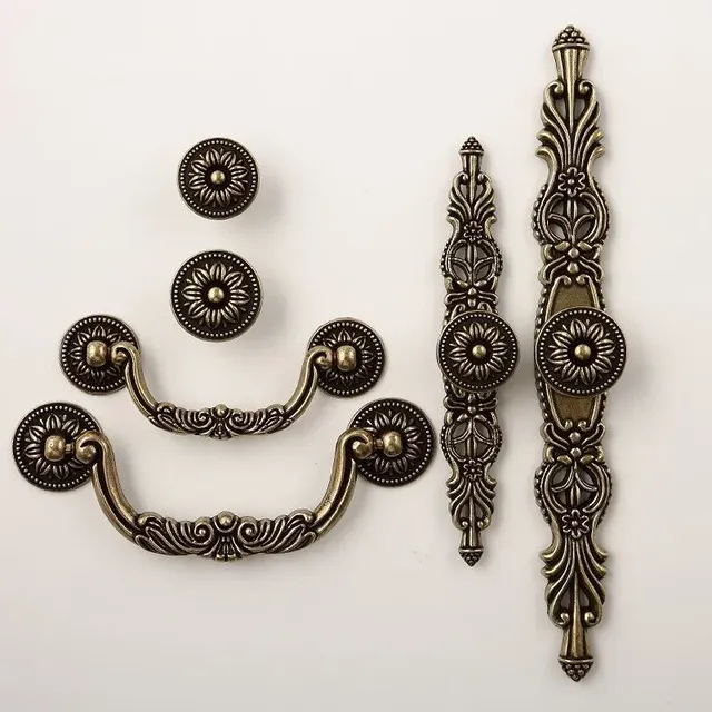 Boutons et poignées de meubles antiques Vintage – vue 3