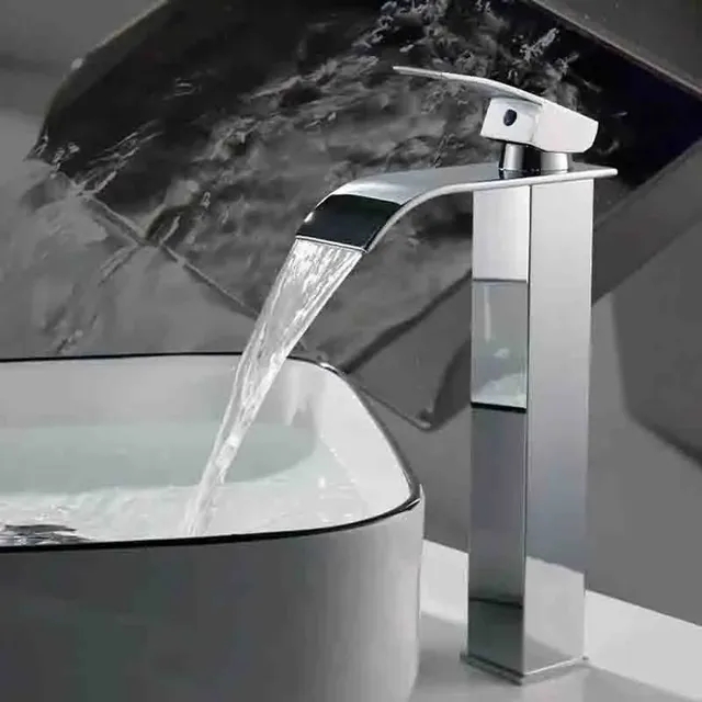 Salle de bains maison trois couleurs cascade lavabo en… – vue 3