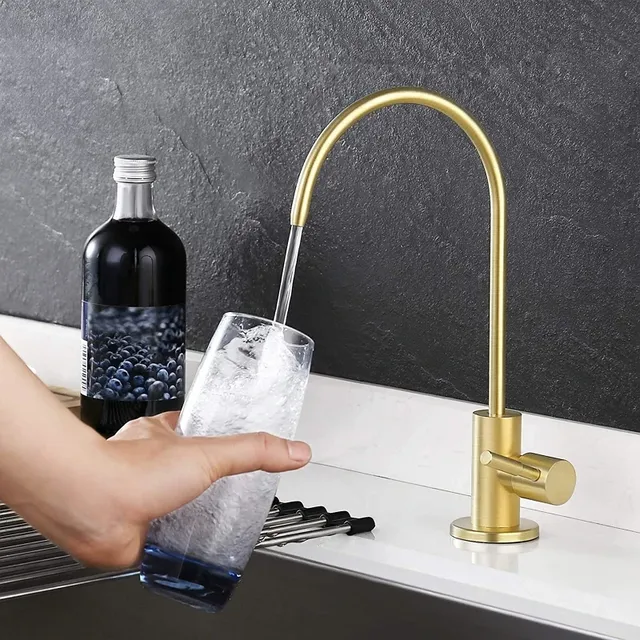 Robinet purificateur d'eau potable en or brossé – vue 5