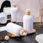 Distributeur de savon à bande de 500ml, avec pompe en bambou, bouteille rechargeable, shampoing, revitalisant, Lotion, lavage du corps, récipient vide pour salle de bain