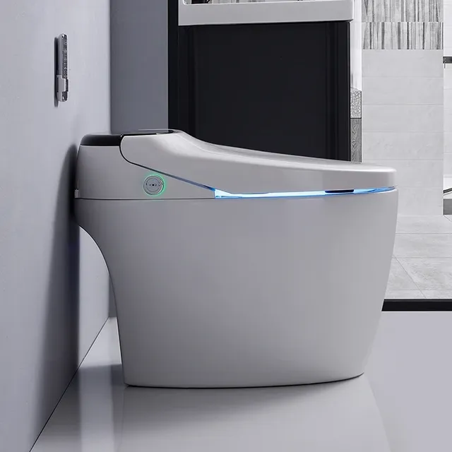 Ensemble de toilettes intelligentes modernes