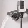 Ensemble de robinets de baignoire cascade – vue 6