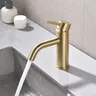 Robinet de salle de bains en tache – vue 3