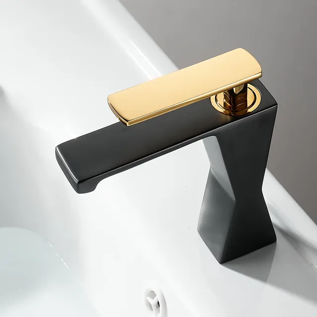 Robinet d'évier de salle de bains – vue 4