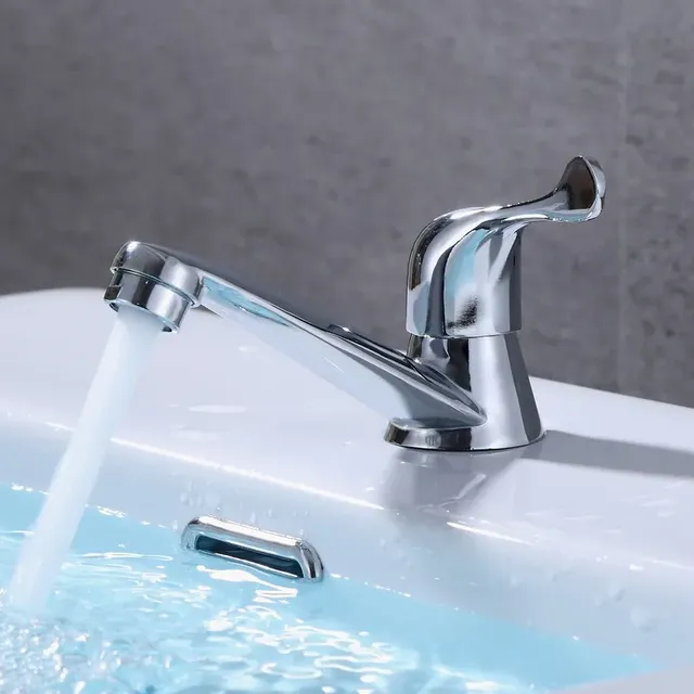 Robinet d'eau froide simple pour salle de bains – vue 2
