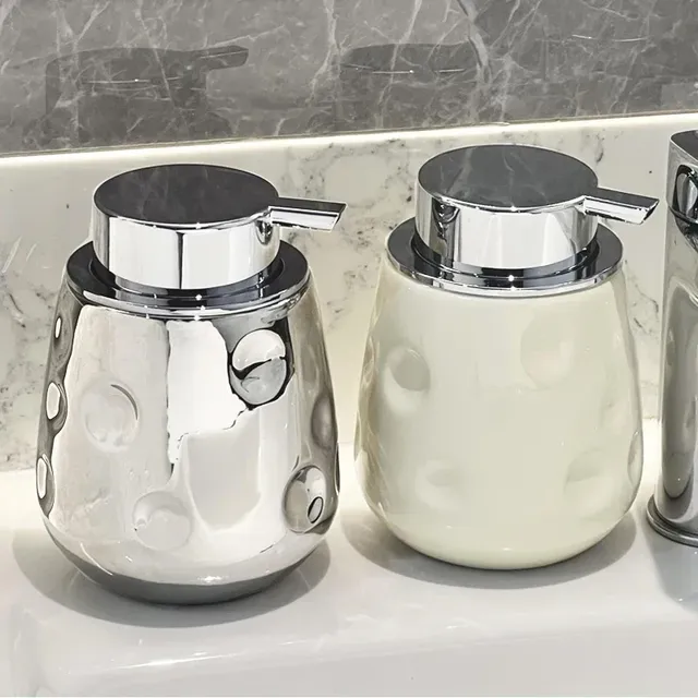 Lot deux distributeurs savon liquide céramique finition…