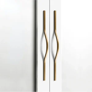 poignée meuble armoire placard tiroir cuisine dressing moderne minimaliste noir doré laiton brossé ondulé fin ergonomique courbe centrale finition lisse poignée meuble armoire placard tiroir cuisine dressing moderne minimaliste noir doré laiton brossé ondulé fin ergonomique courbe centrale finition lisse