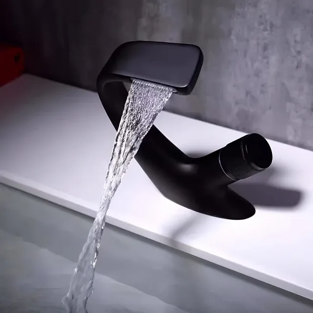 Robinet de lavabo cascade tout en cuivre noir – vue 6