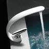 Robinet de lavabo de salle de bains créatif – vue 4