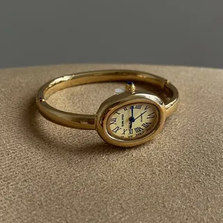 Montre ovale pour femmes