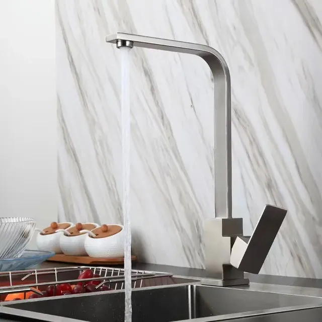 Robinet de cuisine en acier inoxydable doré brossé – vue 3