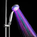 Pommeau de douche LED 7 couleurs, pommeau de douche romantique à changement de couleur automatique, économie d&rsquo;eau, buse de pulvérisation à main, fourniture de salle de bains