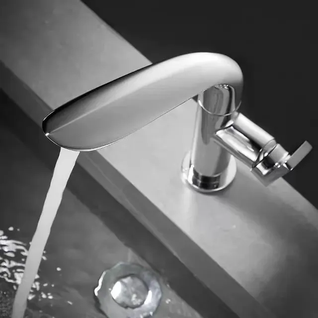 Robinet Baisn en or brossé – vue 6