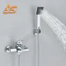 Baignoire chromée avec douchette à main – vue 1