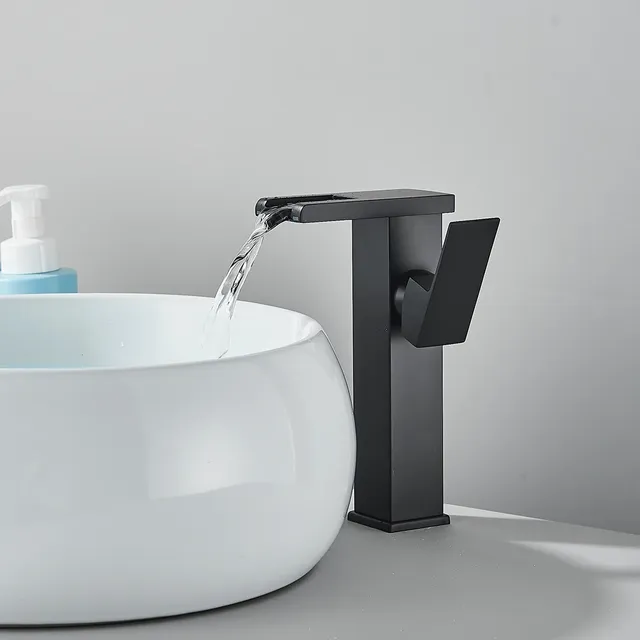Robinet de salle de bains à LED en laiton – vue 3
