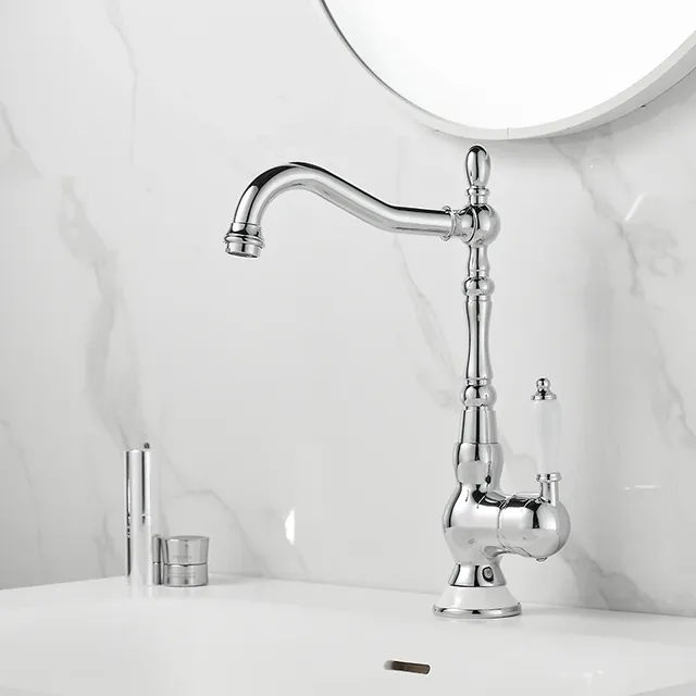 Robinet de lavabo doré de style européen – vue 2