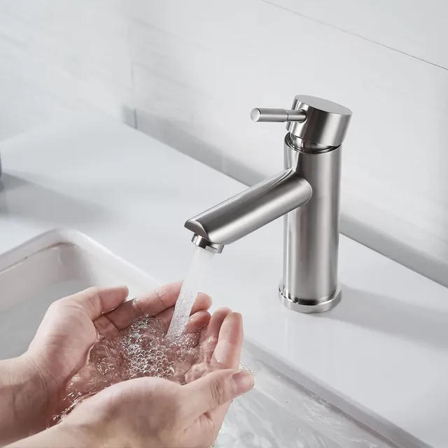 Robinet de salle de bains moderne à poignée unique