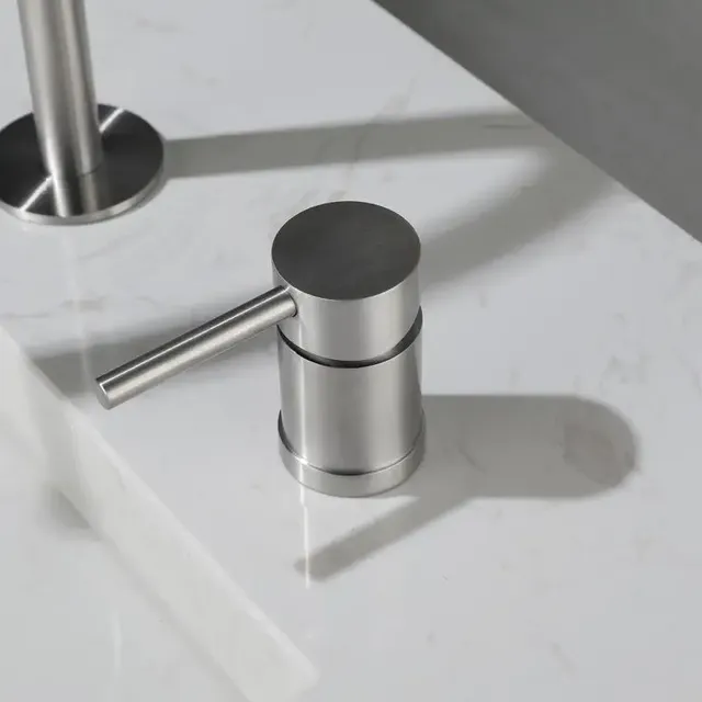 Robinet de lavabo de salle de bains en acier inoxydable – vue 5