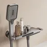 Robinet de baignoire cascade de salle de bains – vue 2