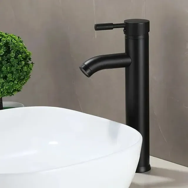 Robinet noir de style minimaliste en acier inoxydable – vue 6