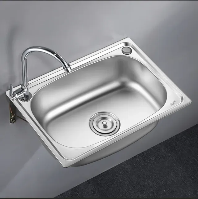 Évier de cuisine fait à la main en acier inoxydable – vue 2
