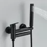 Robinet de baignoire noir à bec rotatif mural – vue 3