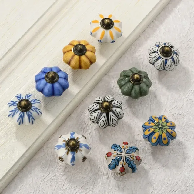 Lot quatre boutons céramique émaillée blanche bombée… – vue 3