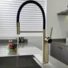 Robinet de cuisine à nervures en or brossé – vue 2