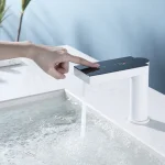 Robinet à capteur avec affichage numérique, robinet à écran tactile, montage sur pont en laiton, maison et centre commercial, eau froide et chaude