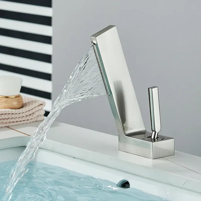Robinet de lavabo cascade à poignée unique – vue 3