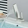 Robinet de lavabo cascade à poignée unique – vue 3