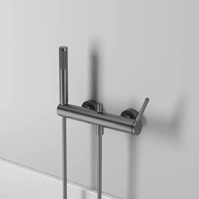 Robinet de baignoire en laiton cascade or brossé – vue 4