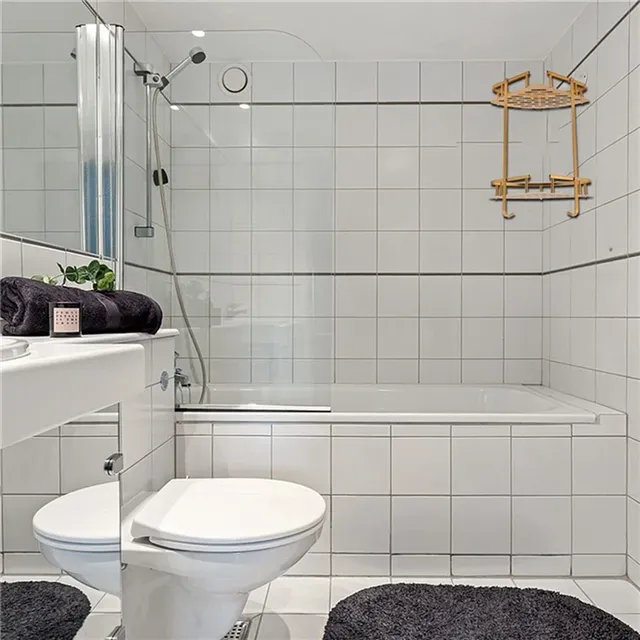 Étagère murale dorée pour salle de bain – vue 3