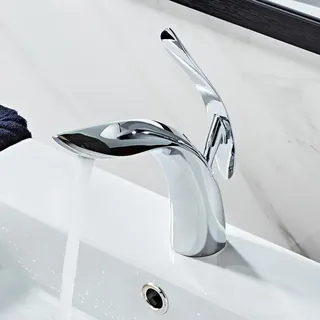 Robinet d'eau monté sur pont à poignée unique