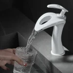 Lavabo Becola, lavabo de salle de bain, robinet, forme triangulaire unique, style extractible, poignée unique, trou unique, design moderne