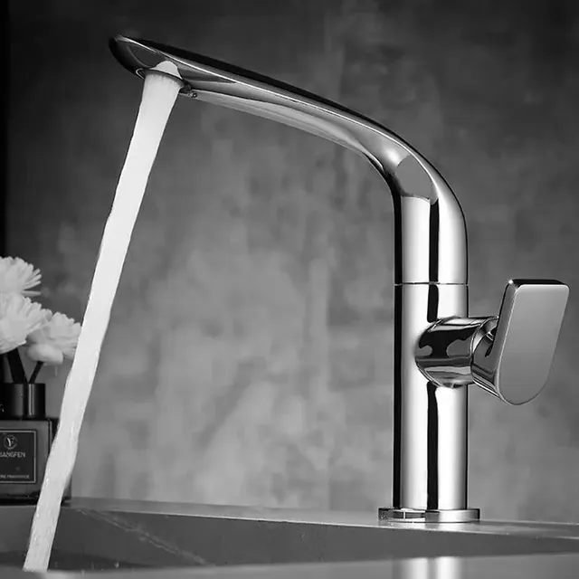 Robinet Baisn en or brossé – vue 5