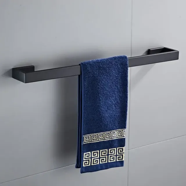 Ensemble de matériel de salle de bain – vue 2