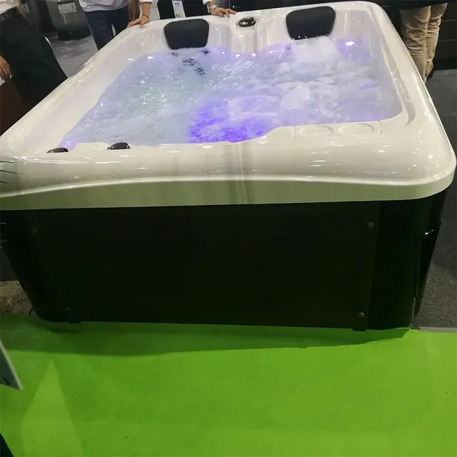 Lampe de bain sous-marine à LED RVB – vue 4