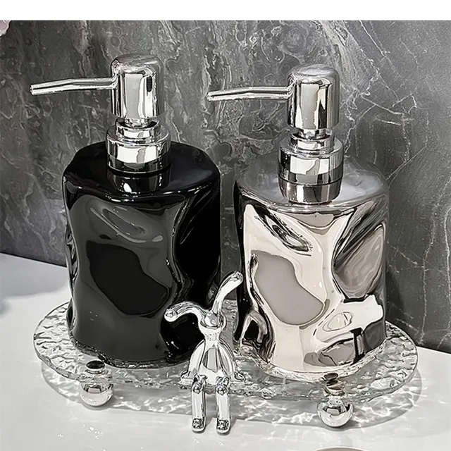 Bouteille de désinfectant pour les mains de luxe