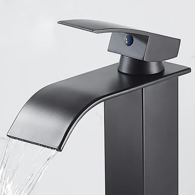 Lavabo cascade monté sur pont – vue 4