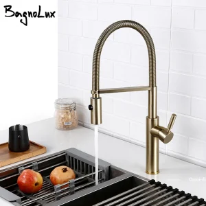 Robinets de cuisine en or brossé, mélangeur en laiton pour évier de cuisine, levier unique, bec à ressort extractible, robinet d’eau chaude et froide 1036 Robinets de cuisine en or brossé, mélangeur en laiton pour évier de cuisine, levier unique, bec à ressort extractible, robinet d’eau chaude et froide 1036