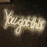 Vous avez ce enseigne au néon, lampe à lettres LED blanc chaud, lumière alimentée par USB, utilisée pour la chambre à coucher, l&rsquo;étude, le bureau, la salle de classe, la décoration de fête.