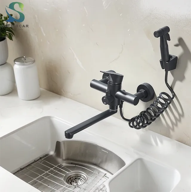 Robinets de centre commercial à eau chaude et froide… – vue 2
