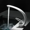 Robinet de lavabo de salle de bains créatif – vue 3